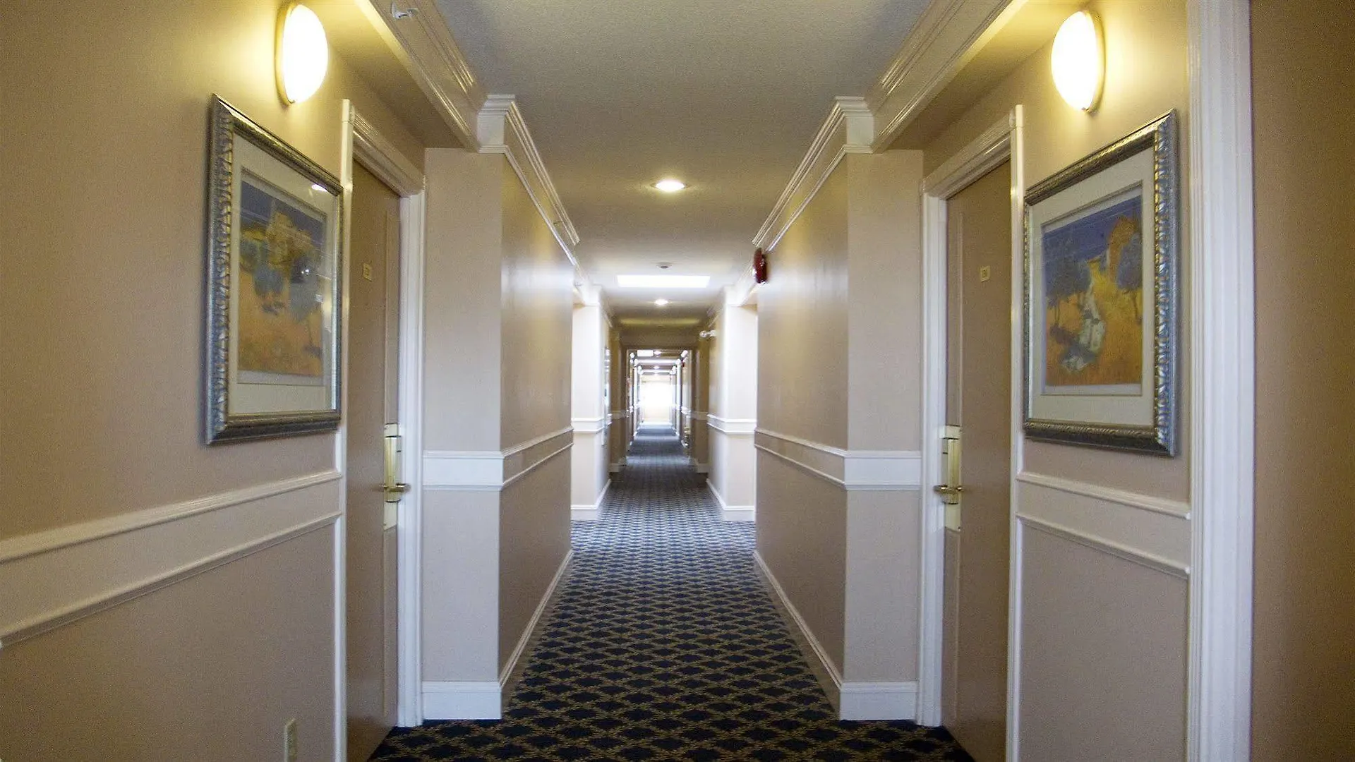 Red Lion Inn And Suites Victoria Saanich Canada