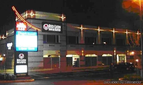 Red Lion Inn And Suites Victoria Saanich Kanada