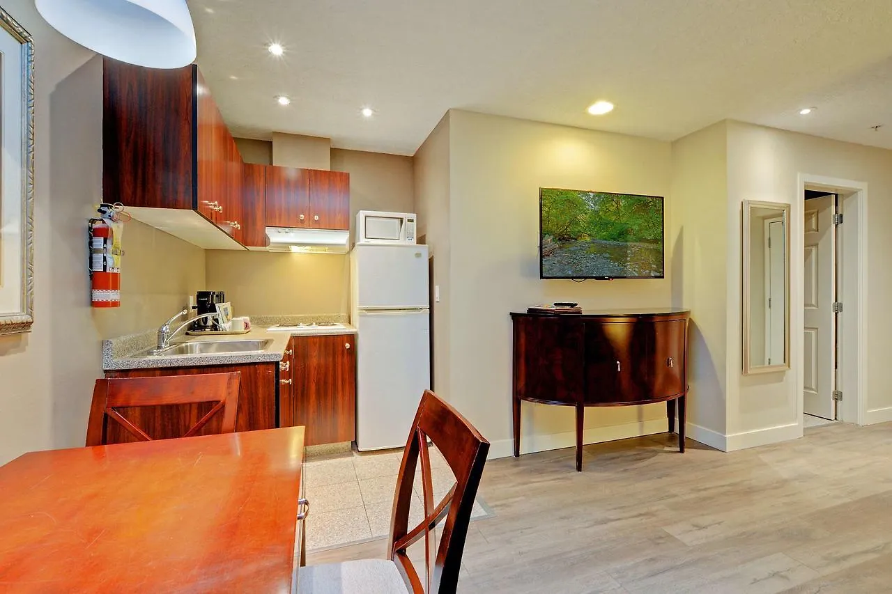 Red Lion Inn And Suites Victoria Saanich Otel