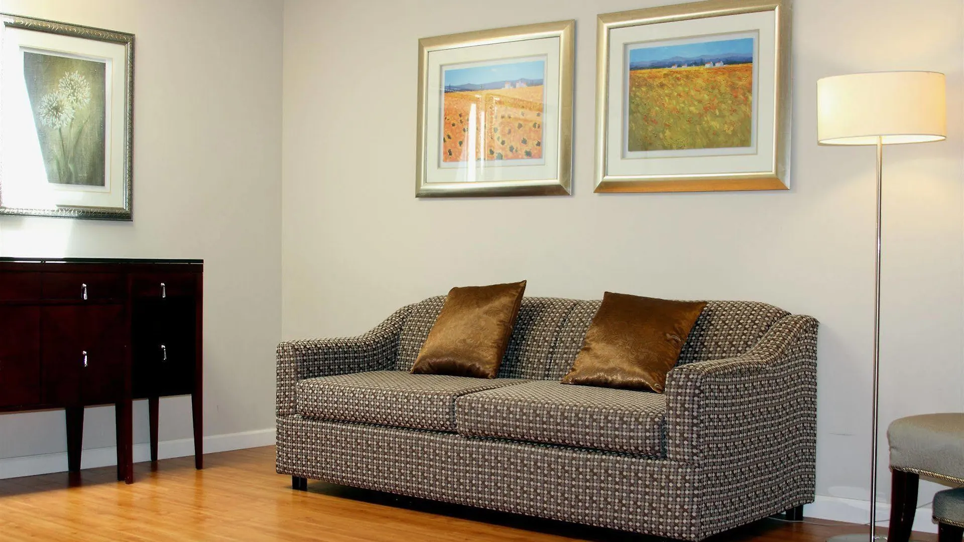 Otel Red Lion Inn And Suites Victoria Saanich