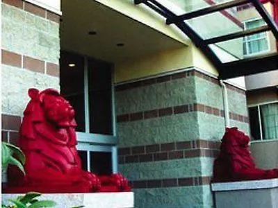 Red Lion Inn And Suites Victoria Saanich Otel