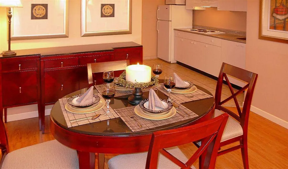 Red Lion Inn And Suites Victoria Saanich